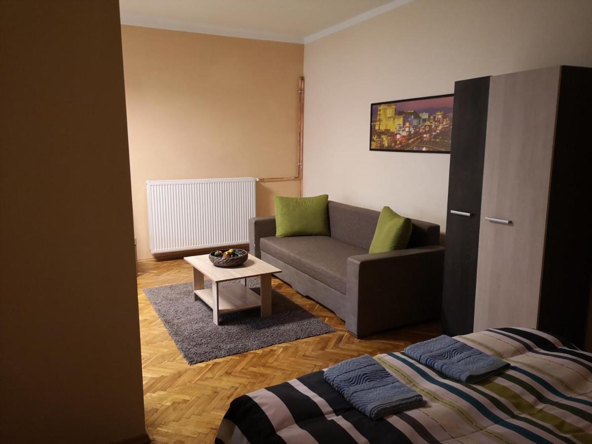 Veva Apartman - Eger Maganszallashely 외부 사진