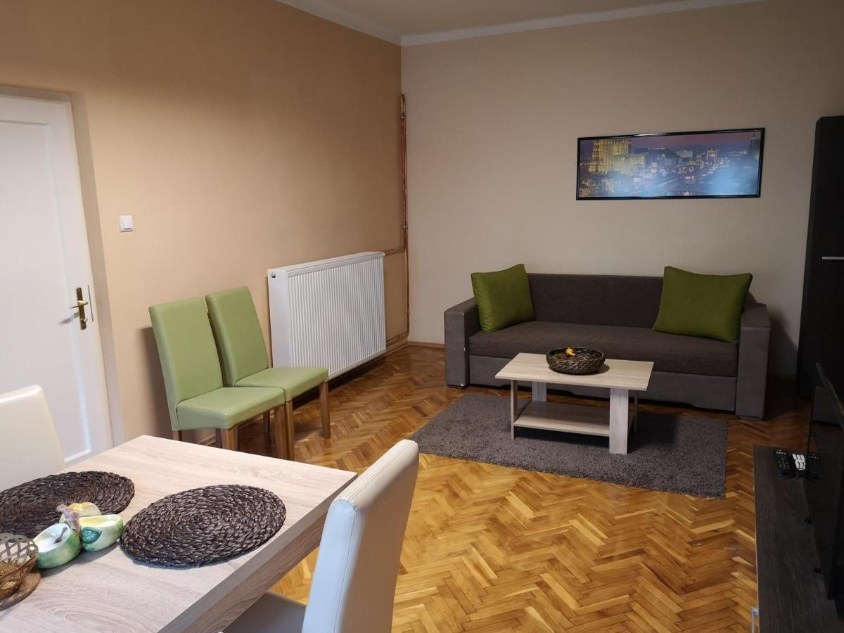 Veva Apartman - Eger Maganszallashely 외부 사진