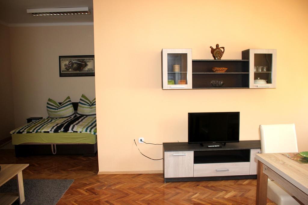 Veva Apartman - Eger Maganszallashely 외부 사진